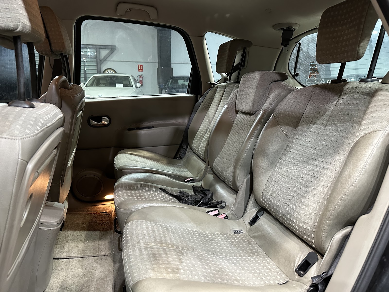 Foto 9 de RENAULT SCENIC 2004 en venta en CSV Motor VALDEFUENTES