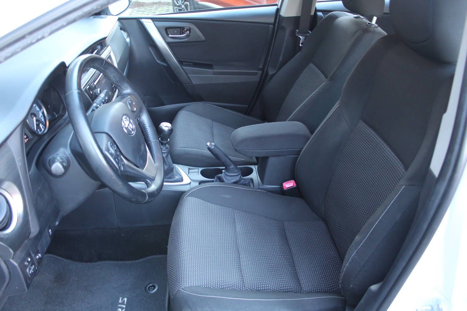 Foto 8 de TOYOTA AURIS 2014 en venta en CSV Motor VALDEFUENTES