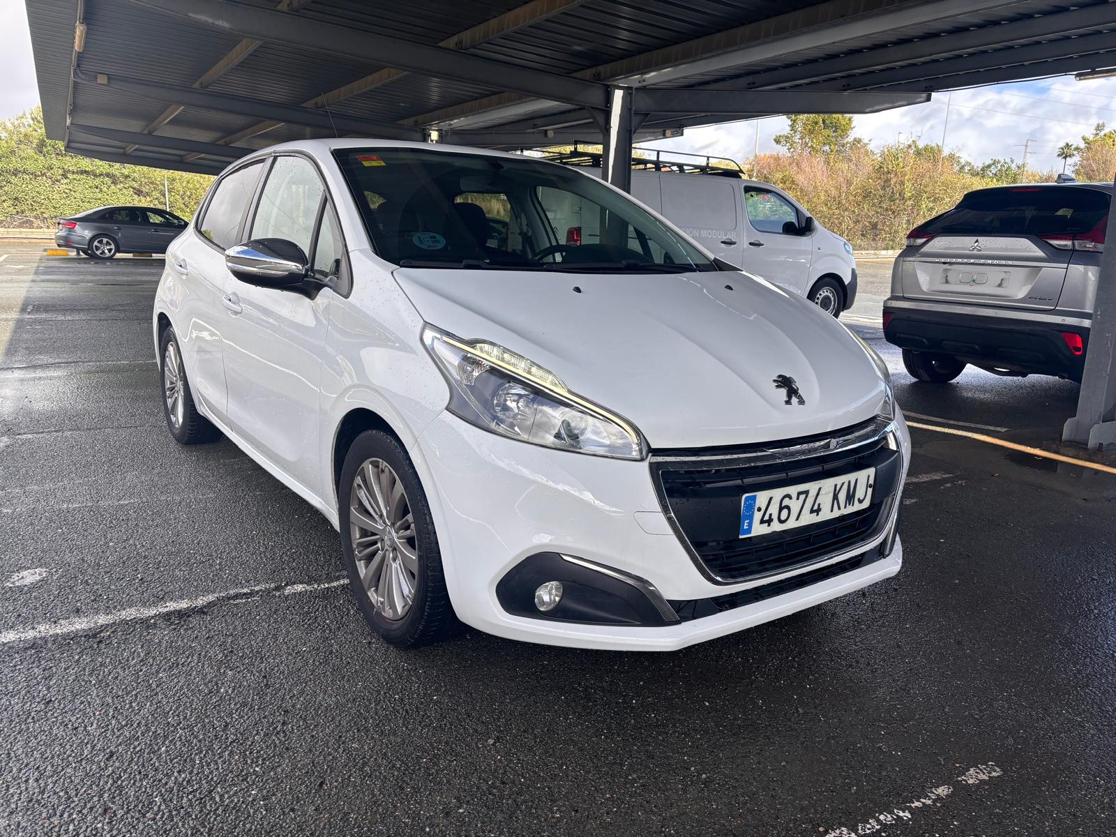 Foto 3 de PEUGEOT 208 2018 en venta en CSV Motor VALDEFUENTES