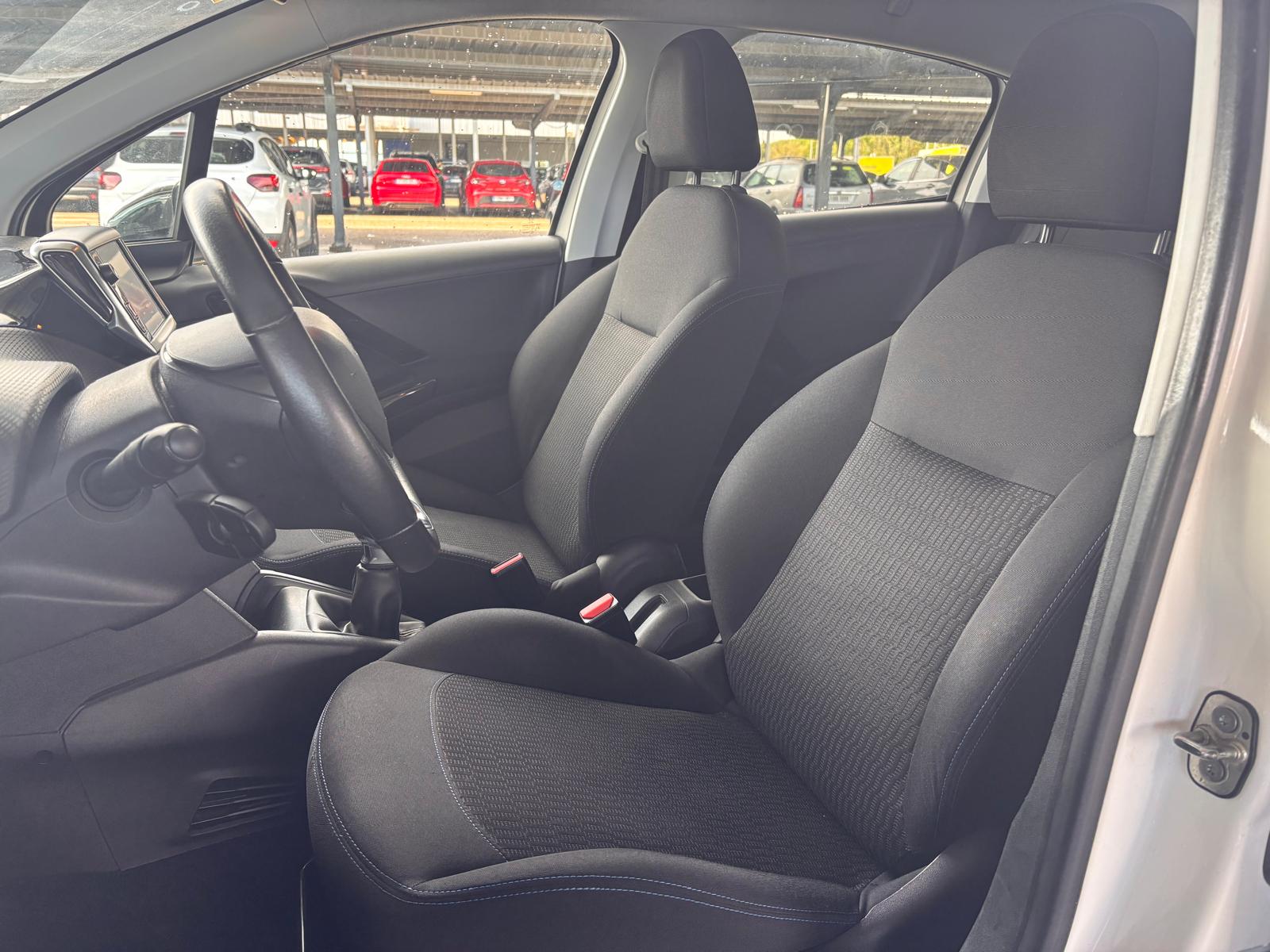 Foto 8 de PEUGEOT 208 2018 en venta en CSV Motor VALDEFUENTES
