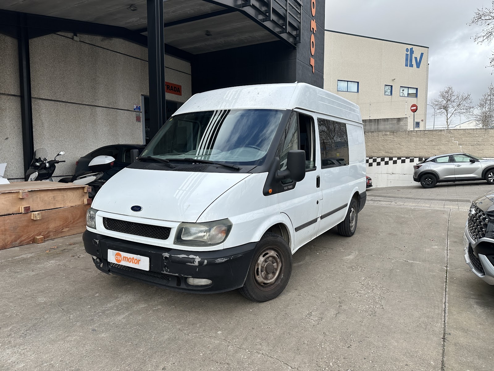 Foto 2 de FORD TRANSIT 2006 en venta en CSV Motor VALDEFUENTES