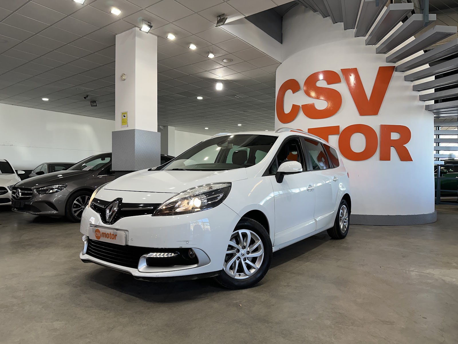 Foto 2 de RENAULT GRAND SCENIC 2014 en venta en CSV Motor VALDEFUENTES