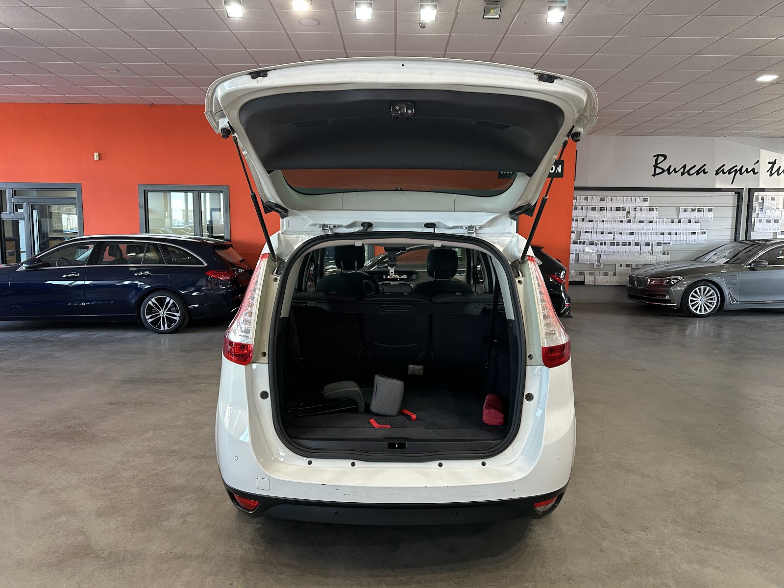 Foto 8 de RENAULT GRAND SCENIC 2014 en venta en CSV Motor VALDEFUENTES