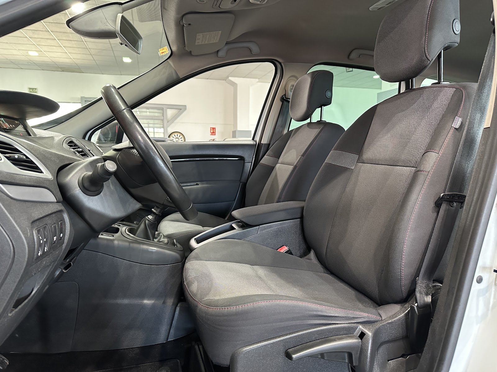 Foto 10 de RENAULT GRAND SCENIC 2014 en venta en CSV Motor VALDEFUENTES