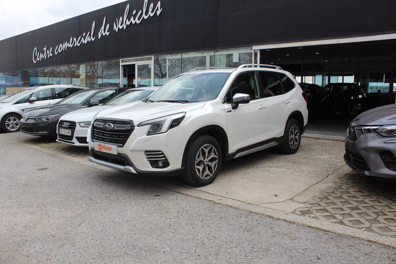 Foto 3 de Subaru Forester 2023 en venta en CSV Motor BARCELONA · color Blanco Metalizado