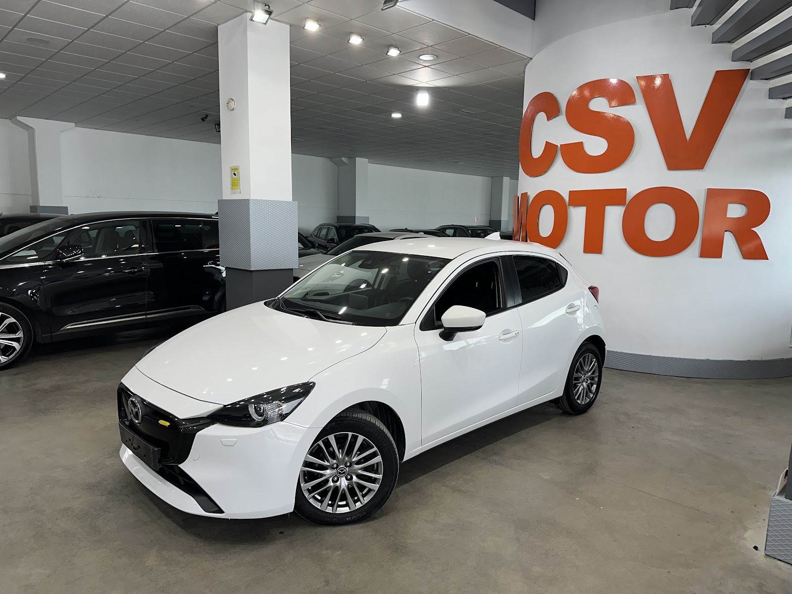 Foto 2 de MAZDA 2 2023 en venta en CSV Motor VALDEFUENTES