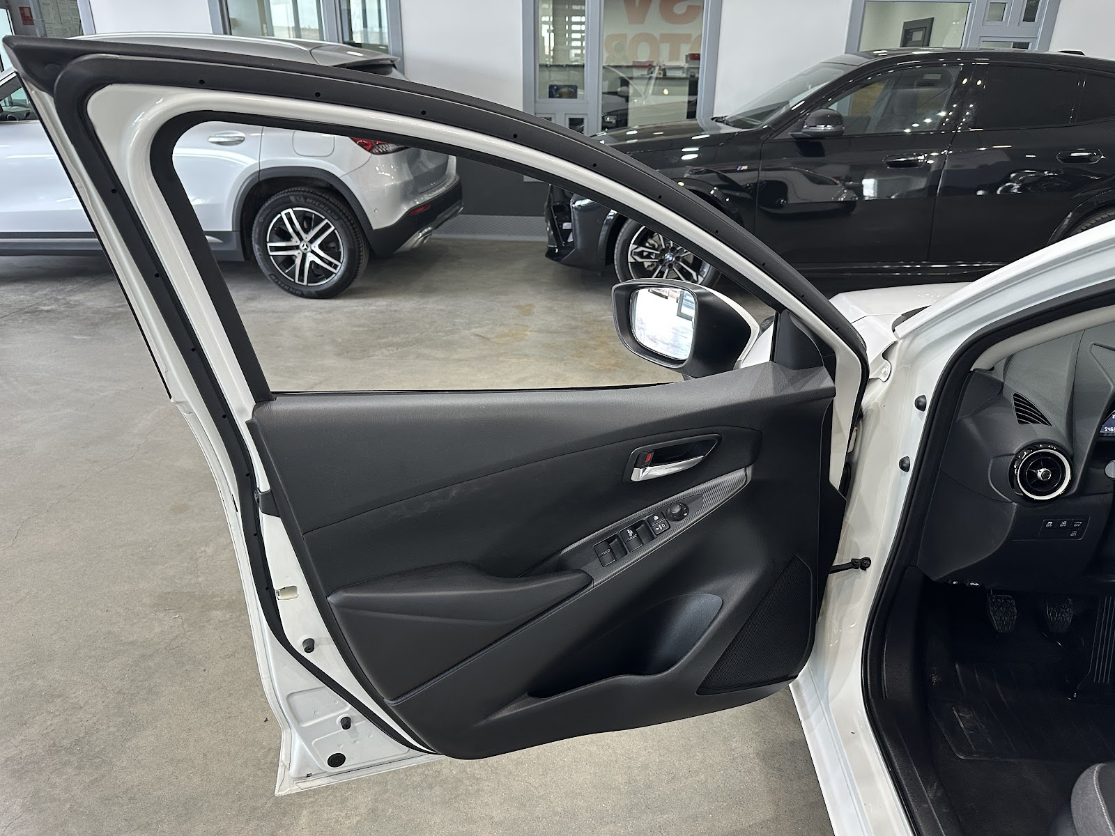 Foto 9 de MAZDA 2 2023 en venta en CSV Motor VALDEFUENTES