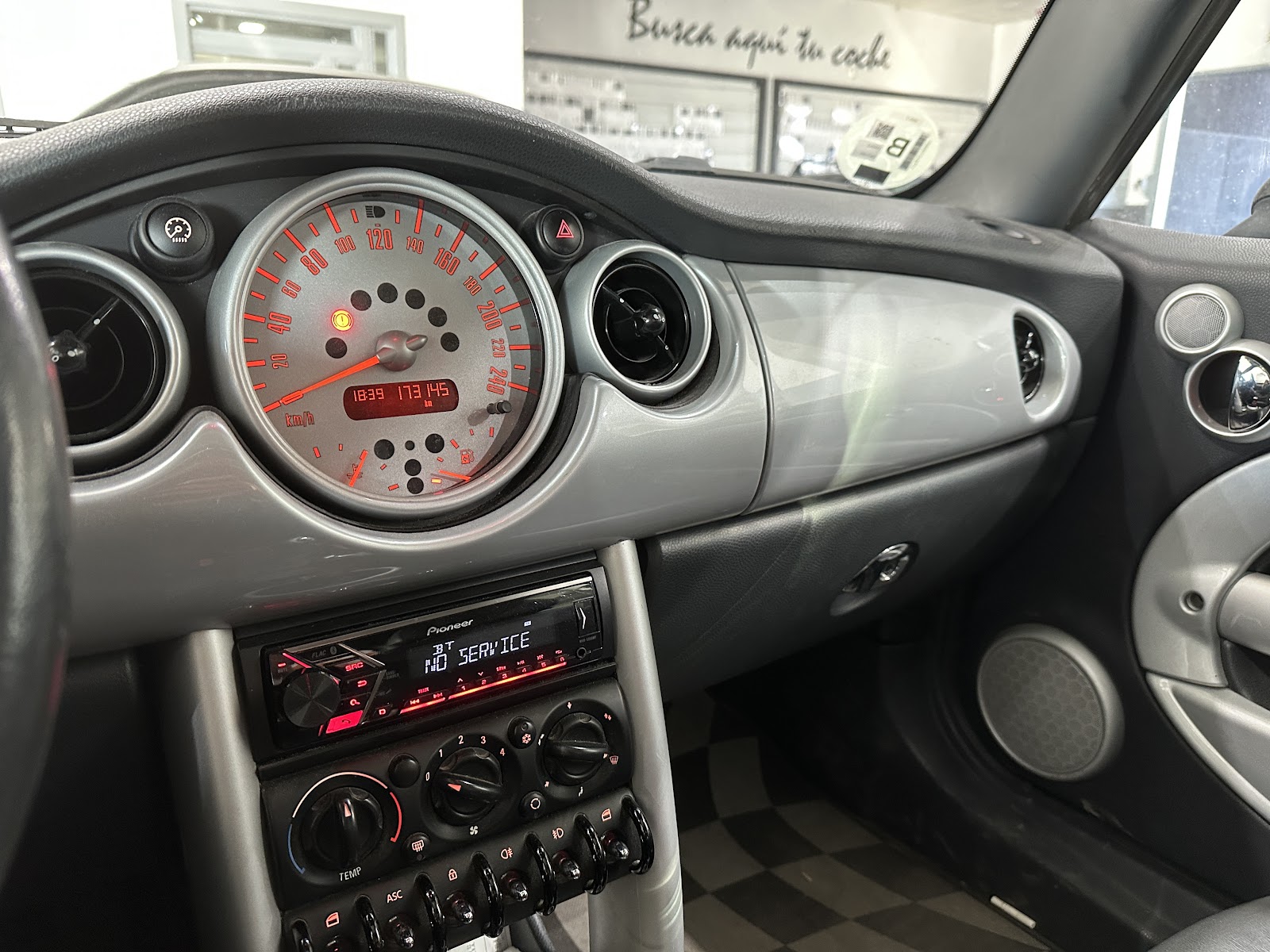 Foto 14 de MINI COOPER 2005 en venta en CSV Motor VALDEFUENTES