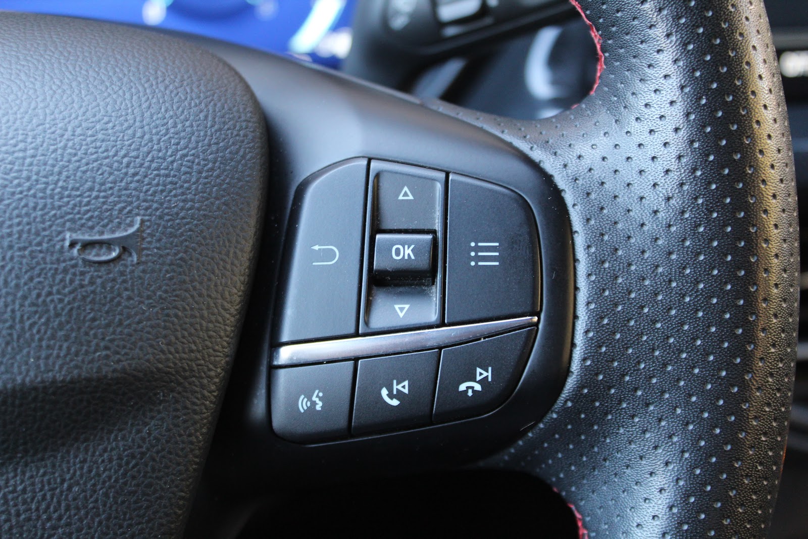 Foto 13 de FORD FOCUS 2023 en venta en CSV Motor VALDEFUENTES