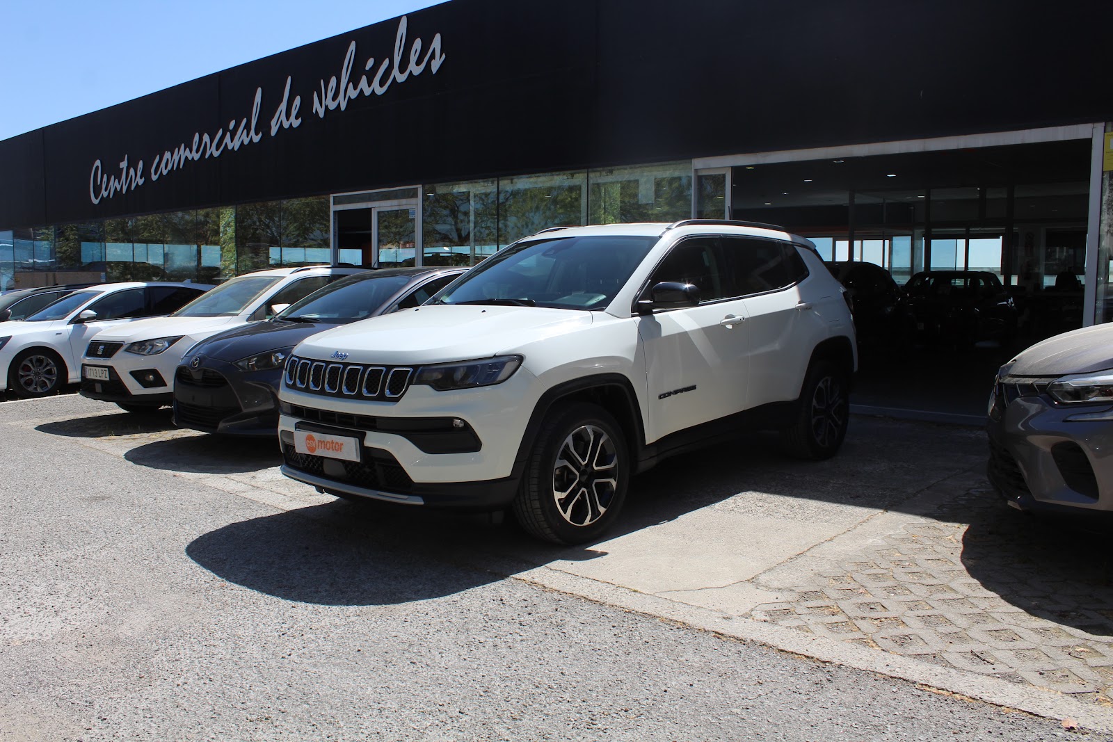 Foto 18 de Jeep Compass 2023 en venta en CSV Motor BARCELONA · color Blanco