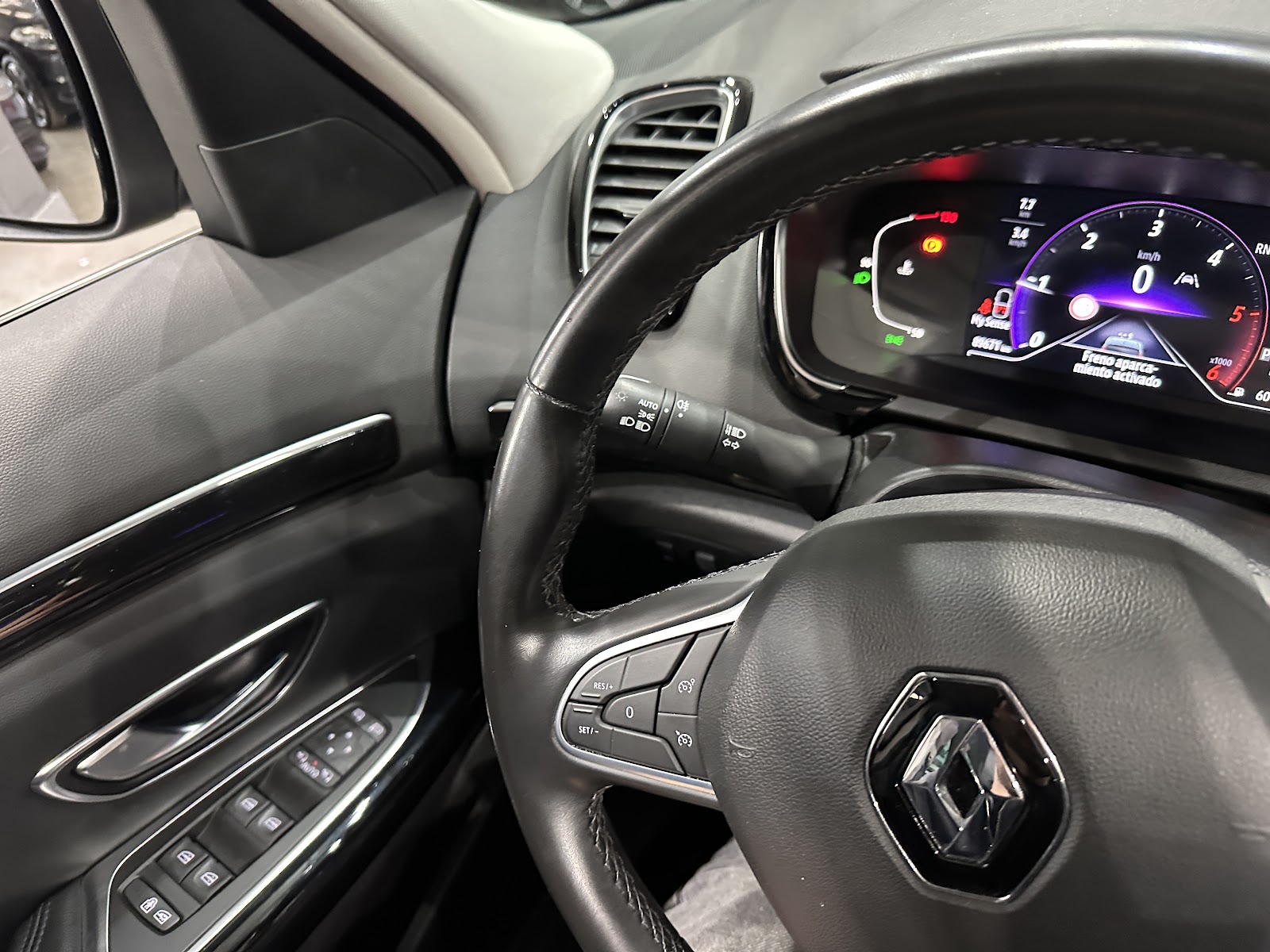 Foto 19 de RENAULT ESPACE 2.0 BLUE DCI 190CV ZEN EDC MONOVOLUMEN 2021 en venta en CSV Motor VALDEFUENTES