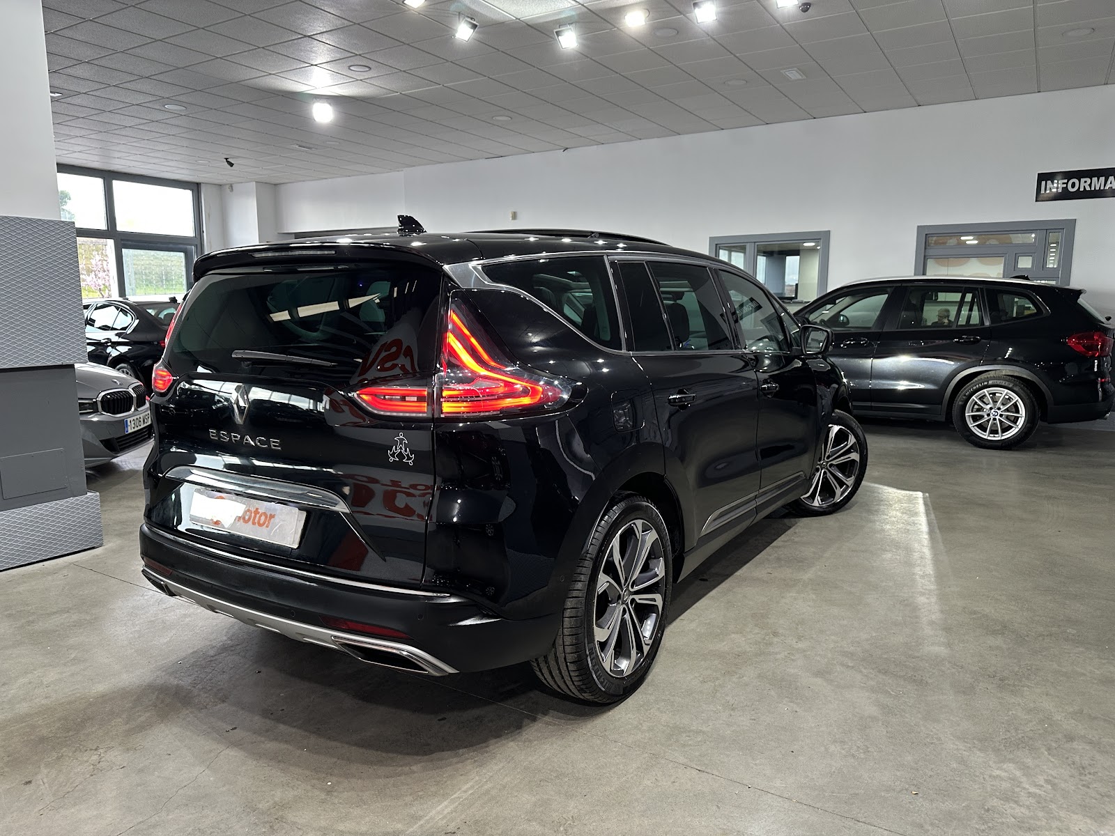Foto 6 de RENAULT ESPACE 2.0 BLUE DCI 190CV ZEN EDC MONOVOLUMEN 2021 en venta en CSV Motor VALDEFUENTES
