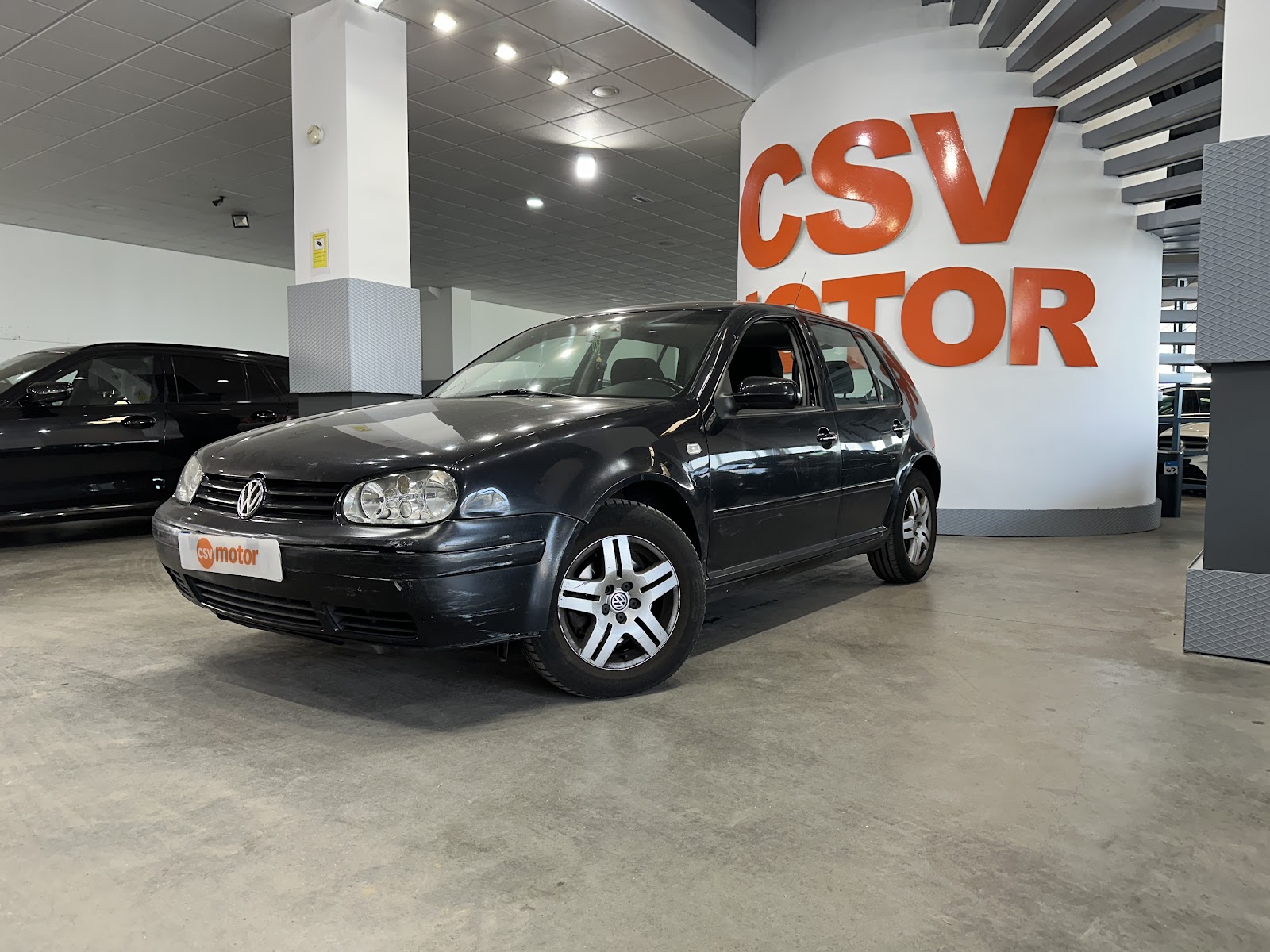 Foto 2 de VOLKSWAGEN GOLF 2001 en venta en CSV Motor VALDEFUENTES