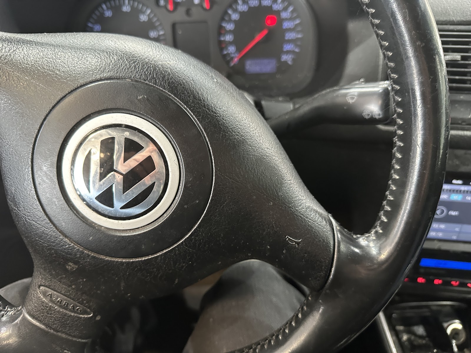 Foto 13 de VOLKSWAGEN GOLF 2001 en venta en CSV Motor VALDEFUENTES