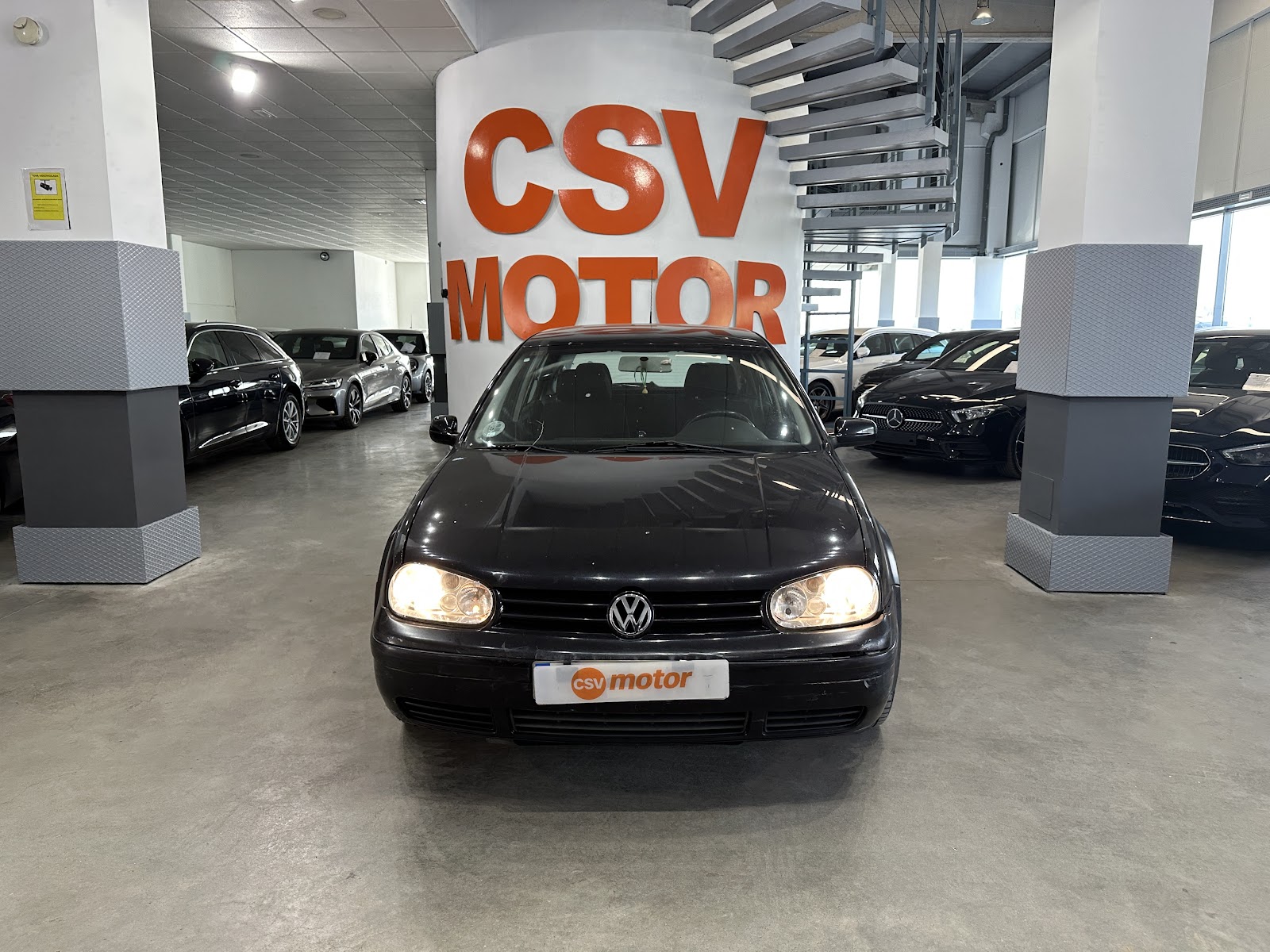 Foto 3 de VOLKSWAGEN GOLF 2001 en venta en CSV Motor VALDEFUENTES