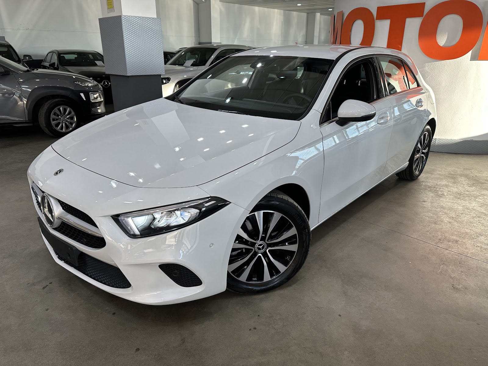 Foto 3 de Mercedes-Benz Clase A 2021 en venta en CSV Motor VALDEFUENTES · color Blanco