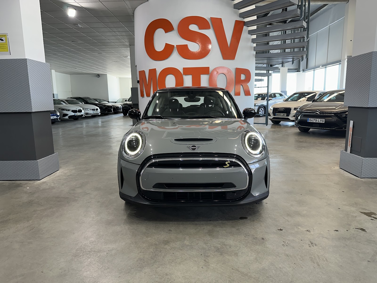 Foto 6 de MINI Mini 2021 en venta en CSV Motor VALDEFUENTES · color Gris Metalizado
