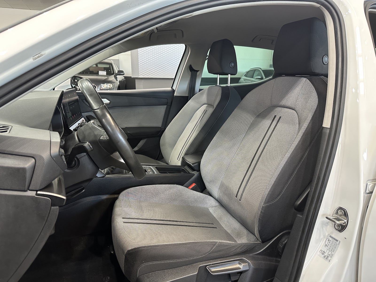 Foto 10 de SEAT LEON 2021 en venta en CSV Motor VALDEFUENTES