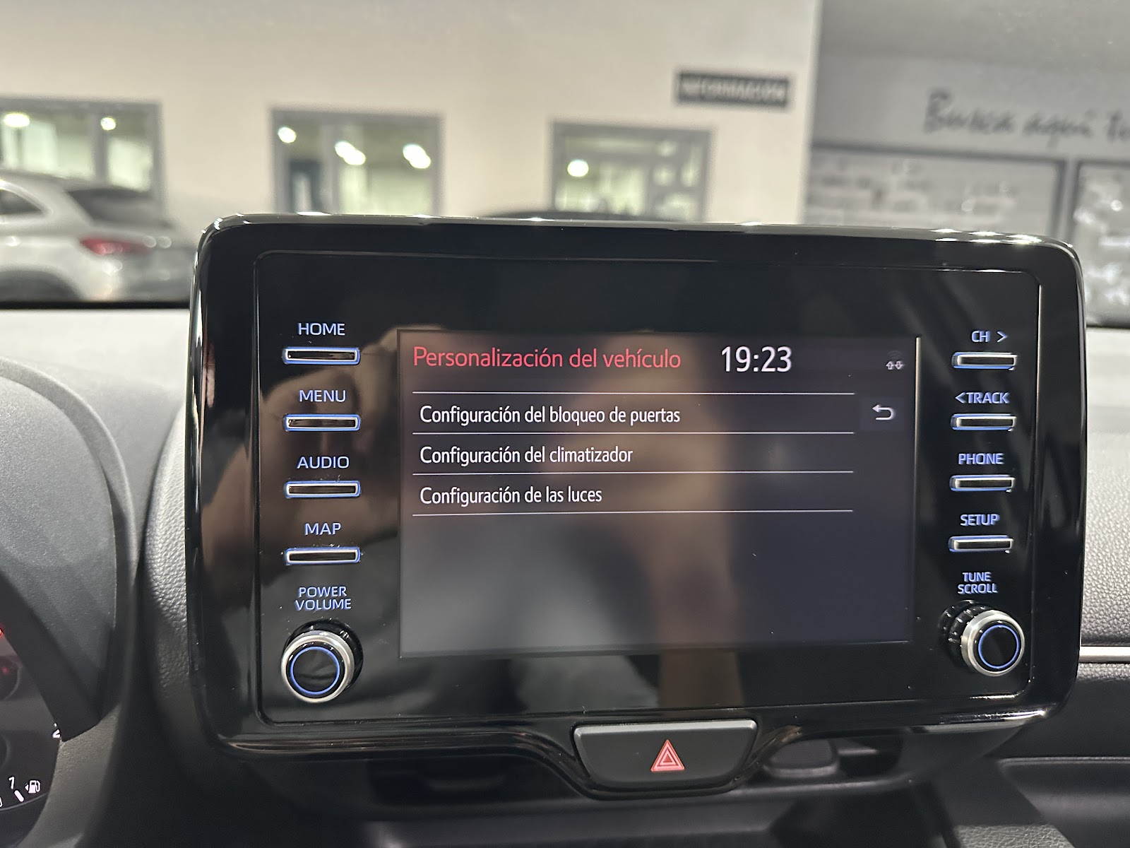 Foto 12 de TOYOTA YARIS 1.5HYBRID 100CV BUSINESS PLUS 2021 en venta en CSV Motor VALDEFUENTES