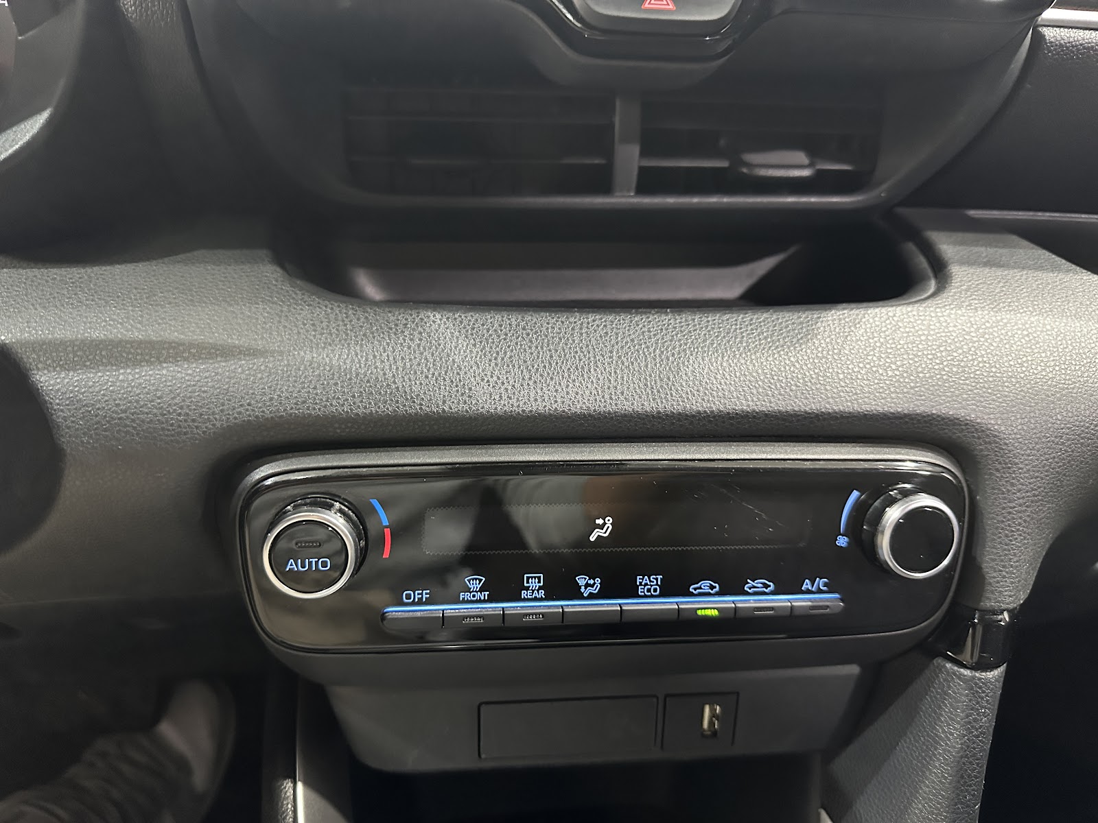 Foto 13 de TOYOTA YARIS 1.5HYBRID 100CV BUSINESS PLUS 2021 en venta en CSV Motor VALDEFUENTES