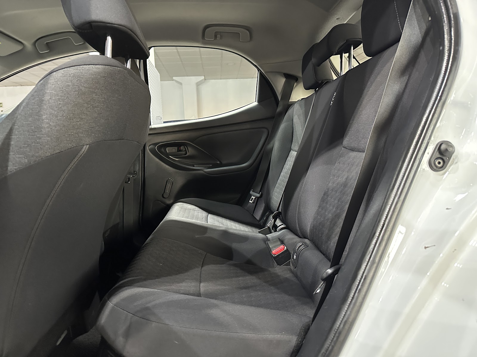 Foto 5 de TOYOTA YARIS 1.5HYBRID 100CV BUSINESS PLUS 2021 en venta en CSV Motor VALDEFUENTES