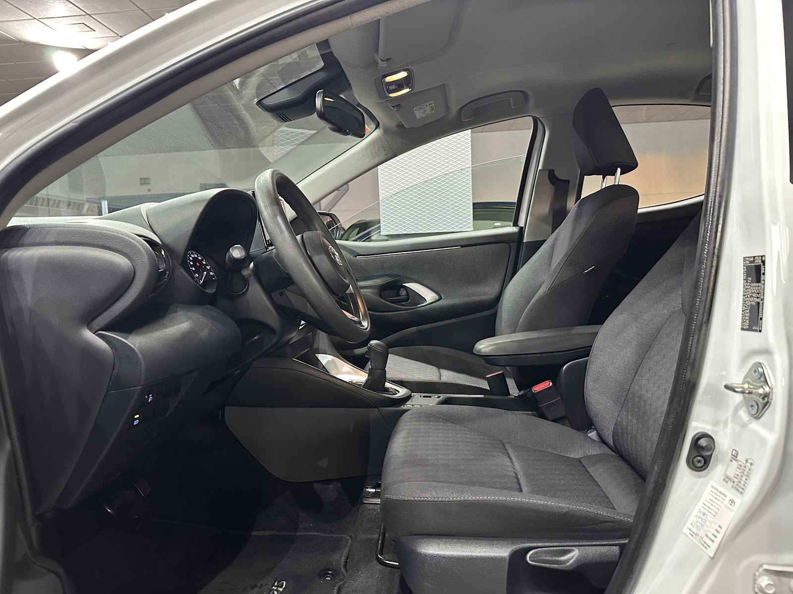 Foto 6 de TOYOTA YARIS 1.5HYBRID 100CV BUSINESS PLUS 2021 en venta en CSV Motor VALDEFUENTES