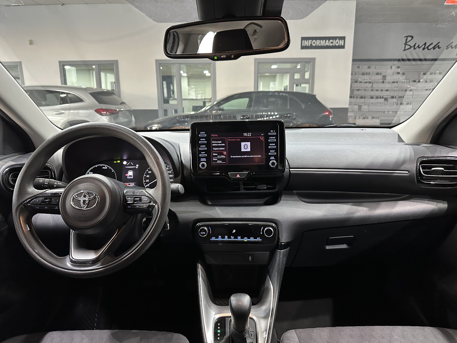 Foto 7 de TOYOTA YARIS 1.5HYBRID 100CV BUSINESS PLUS 2021 en venta en CSV Motor VALDEFUENTES