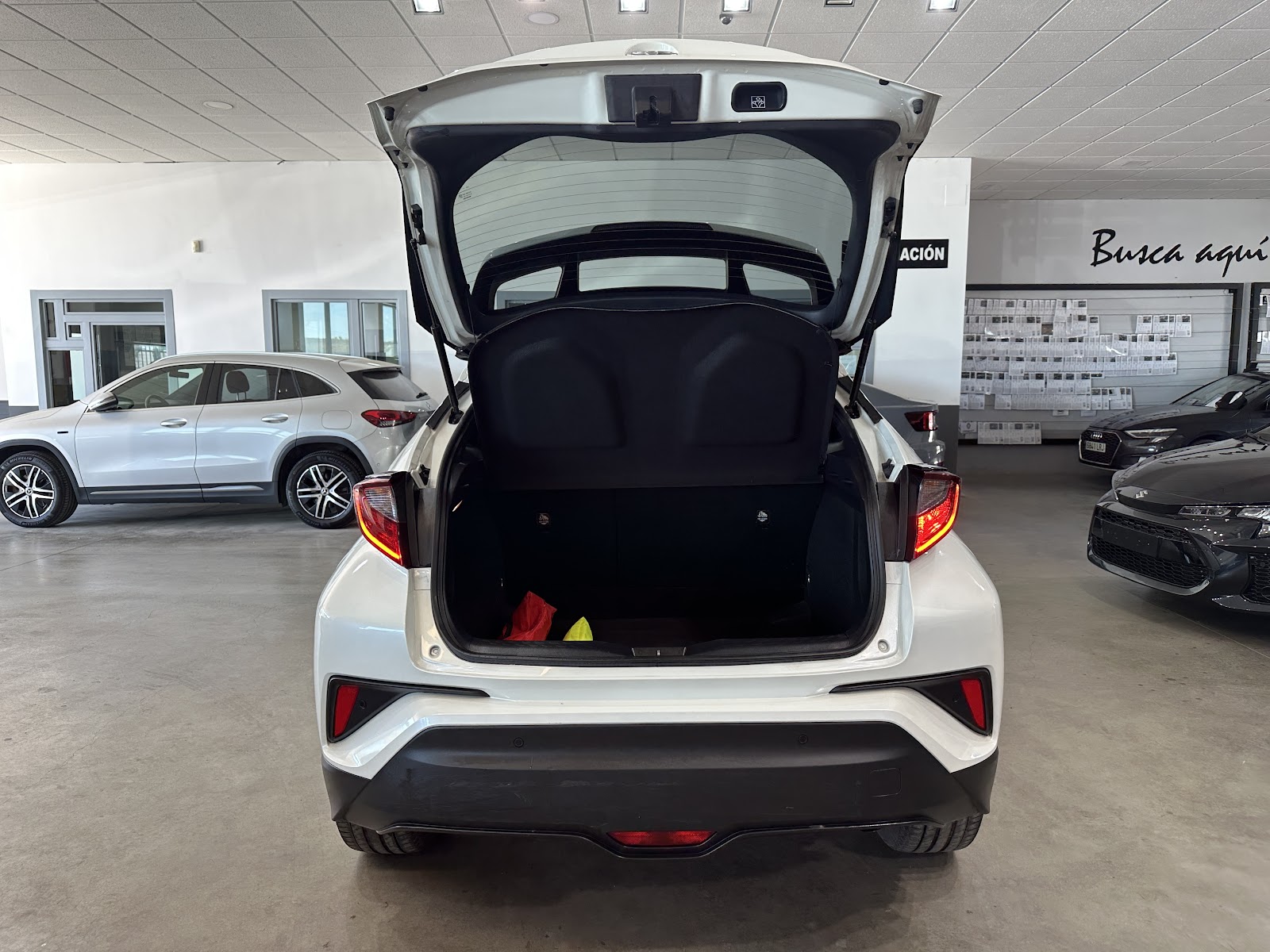 Foto 8 de TOYOTA C-HR 2020 en venta en CSV Motor VALDEFUENTES