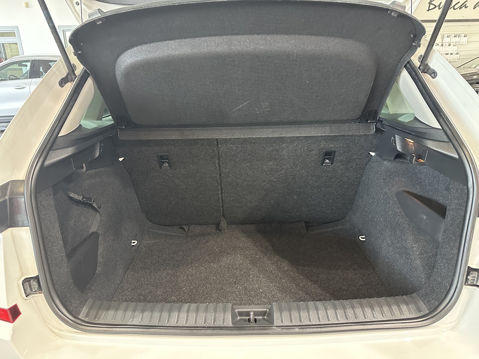 Foto 9 de SKODA KAMIQ 2023 en venta en CSV Motor VALDEFUENTES