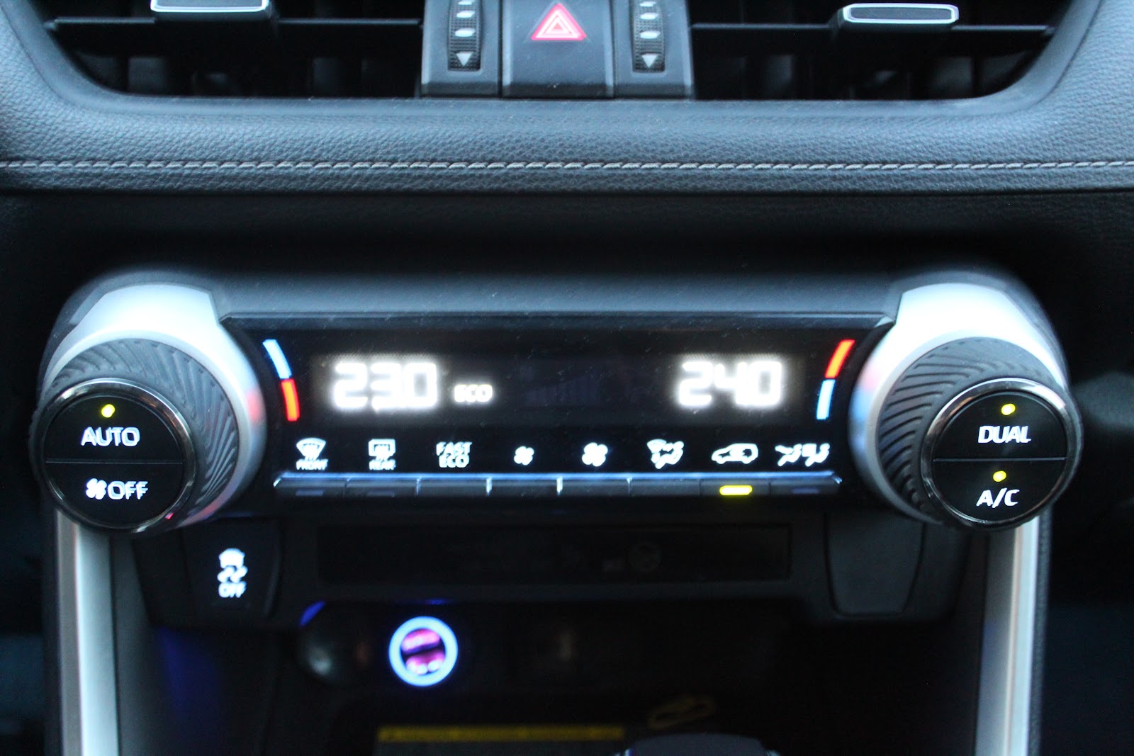 Foto 16 de TOYOTA RAV4 2.5 HYBRID 2019 en venta en CSV Motor VALDEFUENTES
