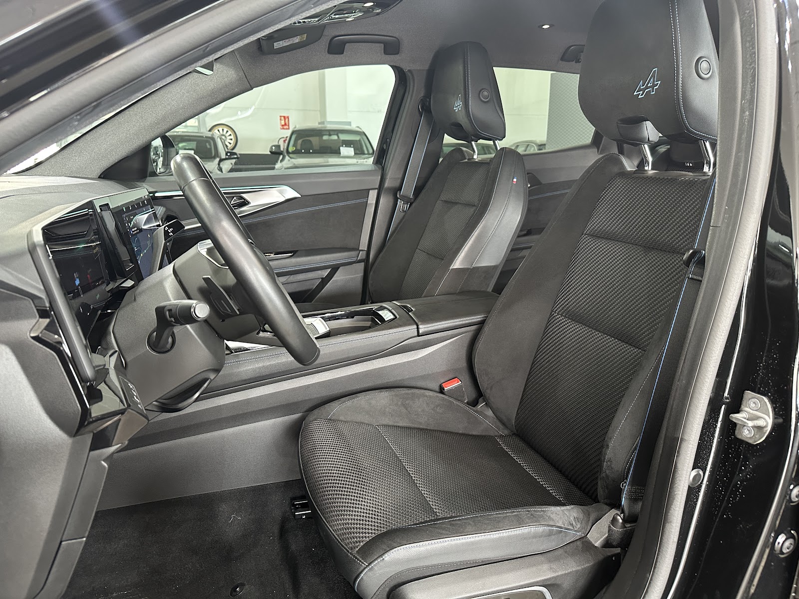 Foto 10 de RENAULT AUSTRAL 2023 en venta en CSV Motor VALDEFUENTES