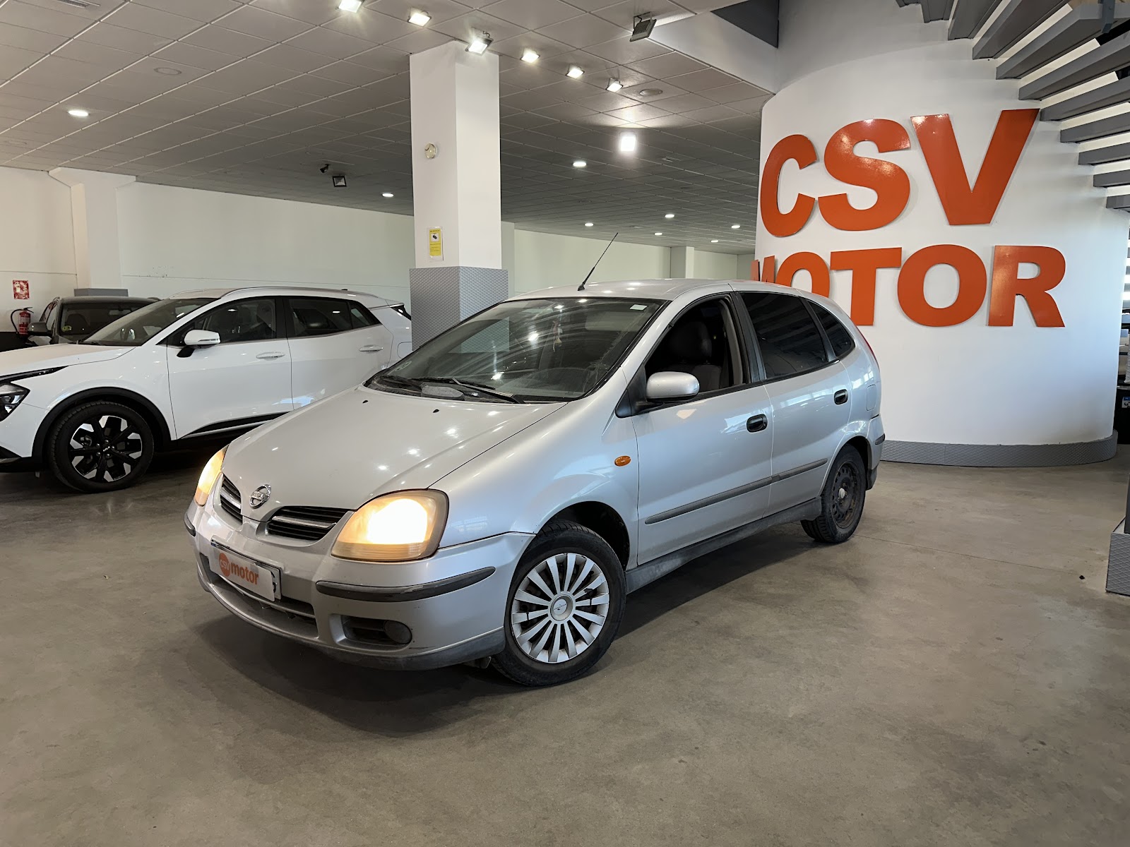 Foto 2 de NISSAN TINO 2004 en venta en CSV Motor VALDEFUENTES