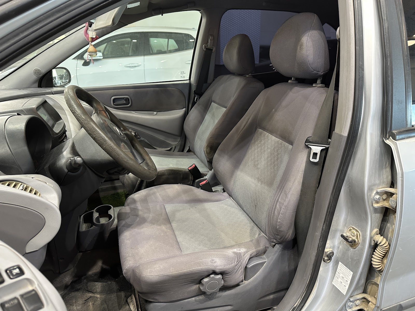Foto 8 de NISSAN TINO 2004 en venta en CSV Motor VALDEFUENTES