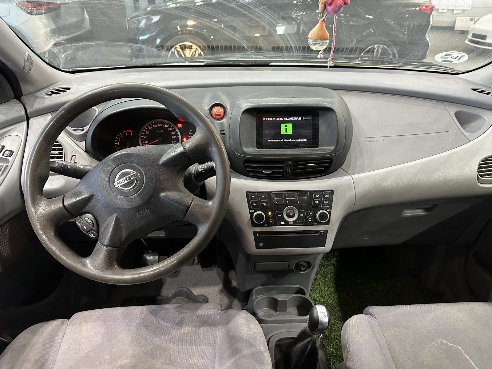 Foto 10 de NISSAN TINO 2004 en venta en CSV Motor VALDEFUENTES