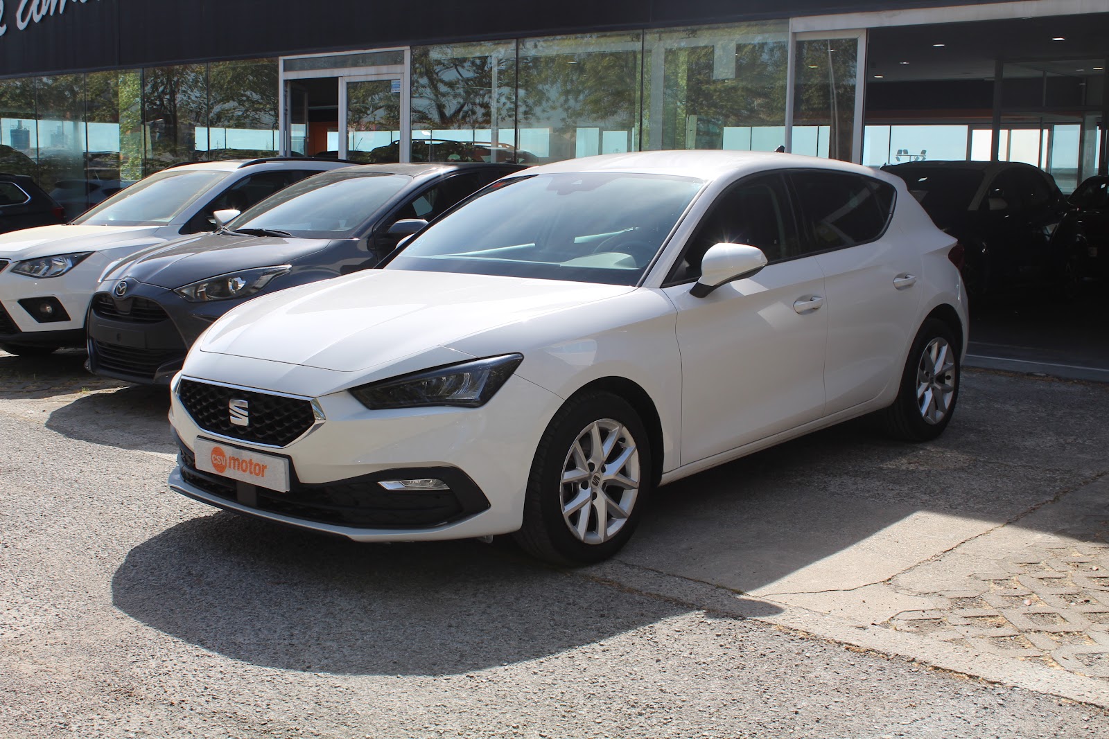 Foto 2 de SEAT LEON 2021 en venta en CSV Motor VALDEFUENTES