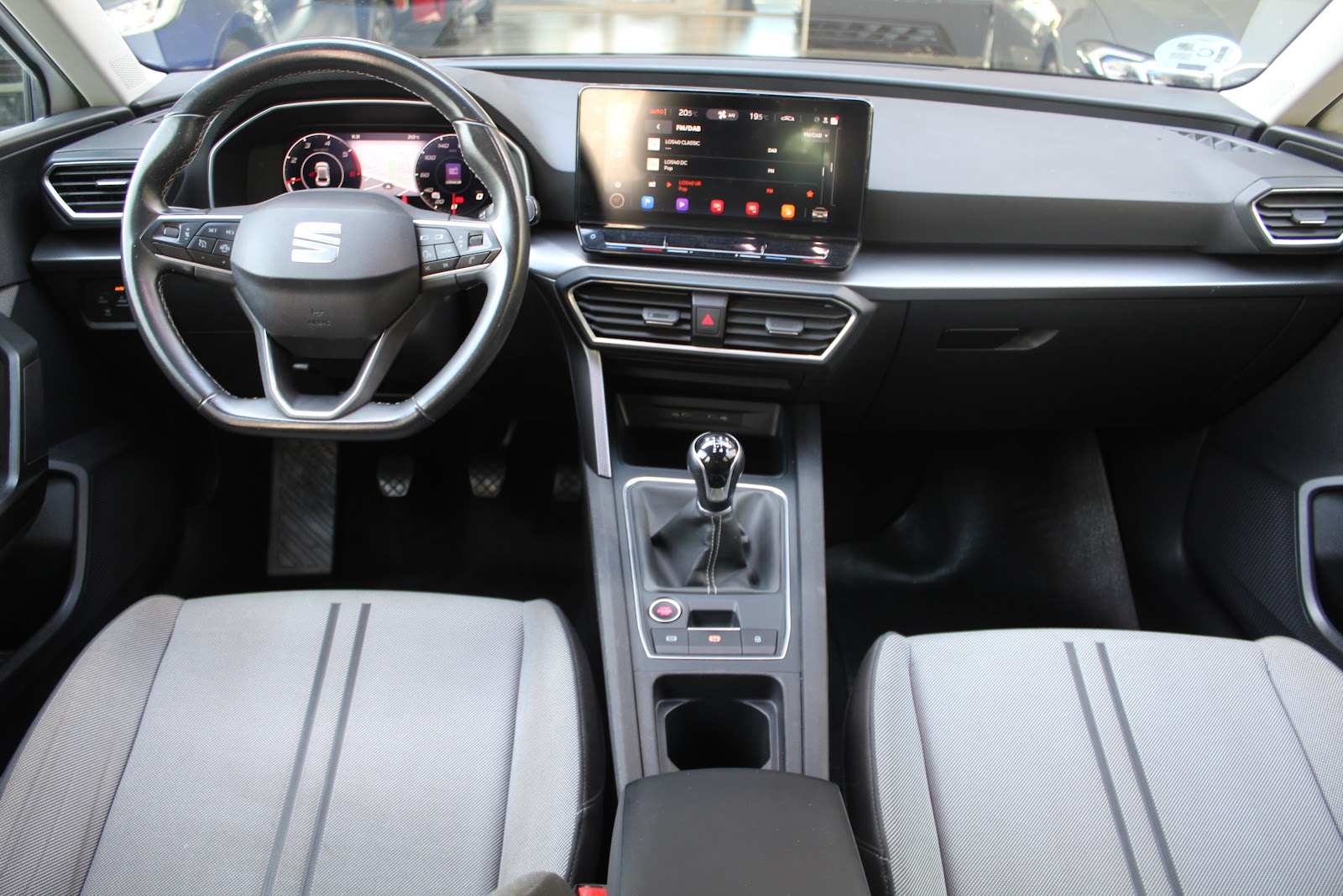 Foto 10 de SEAT LEON 2021 en venta en CSV Motor VALDEFUENTES