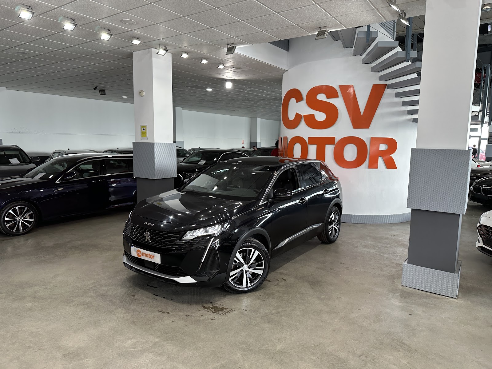 Foto 2 de PEUGEOT 3008 1.6HYBRID 225CV ALLURE PACK 2023 en venta en CSV Motor VALDEFUENTES