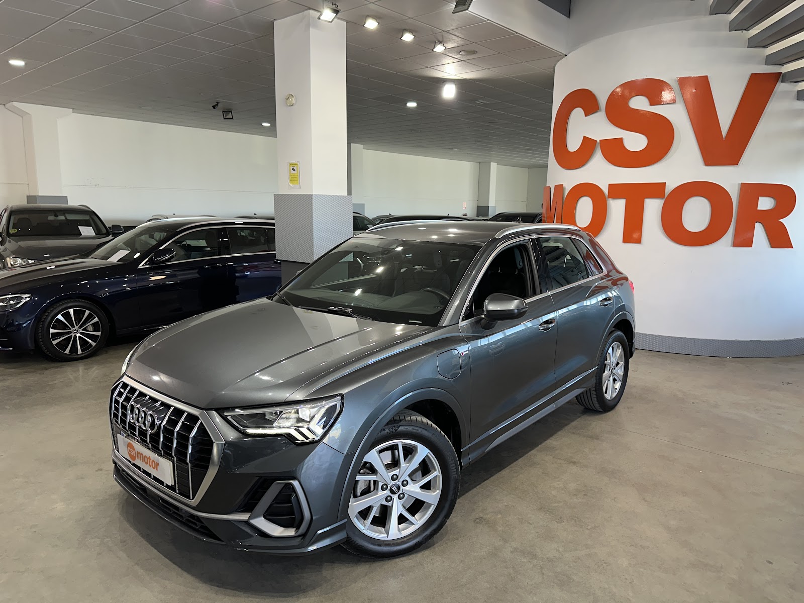 Foto 3 de Audi Q3 2021 en venta en CSV Motor VALDEFUENTES · color Gris Metalizado