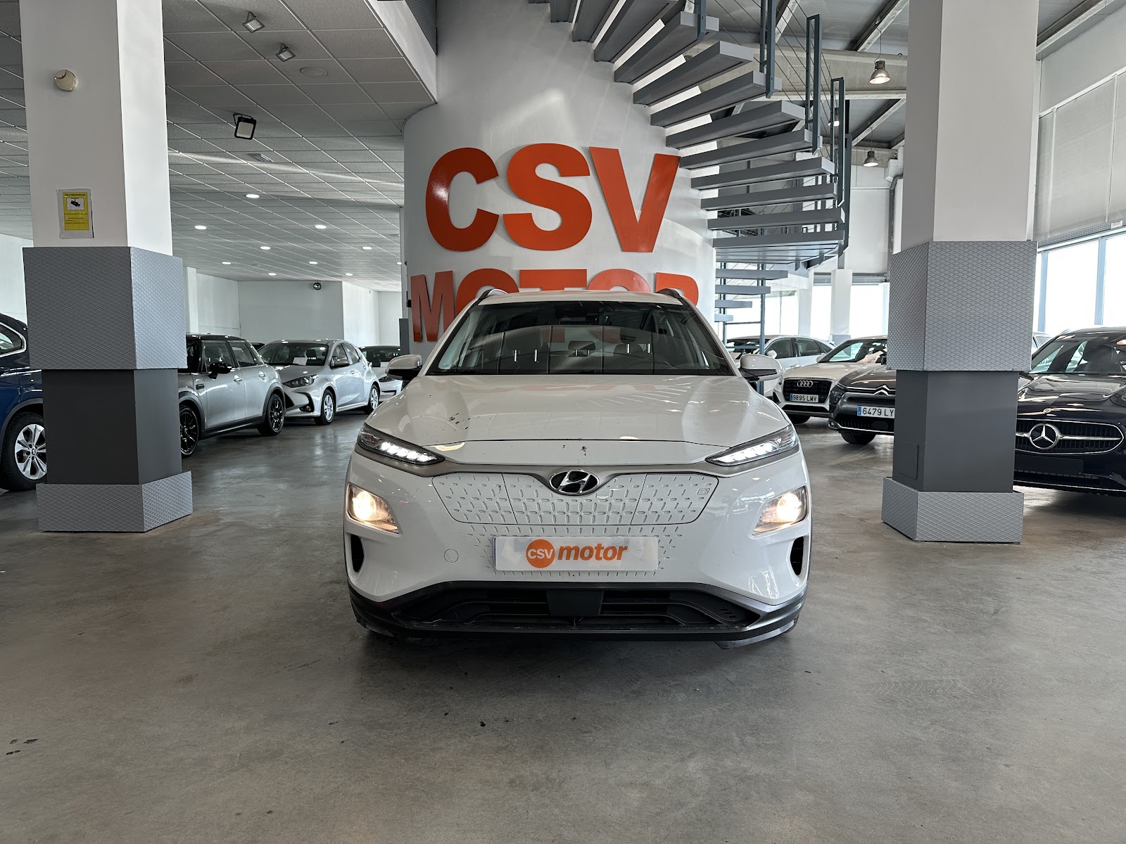 Foto 3 de HYUNDAI KONA 2020 en venta en CSV Motor VALDEFUENTES