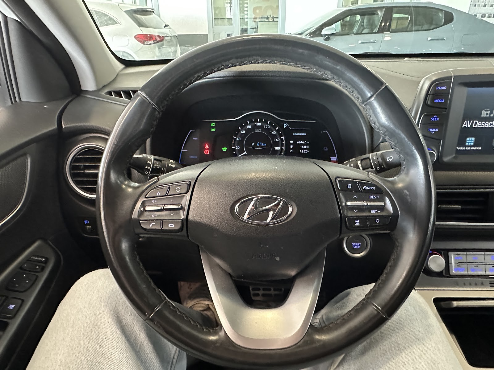 Foto 8 de HYUNDAI KONA 2020 en venta en CSV Motor VALDEFUENTES