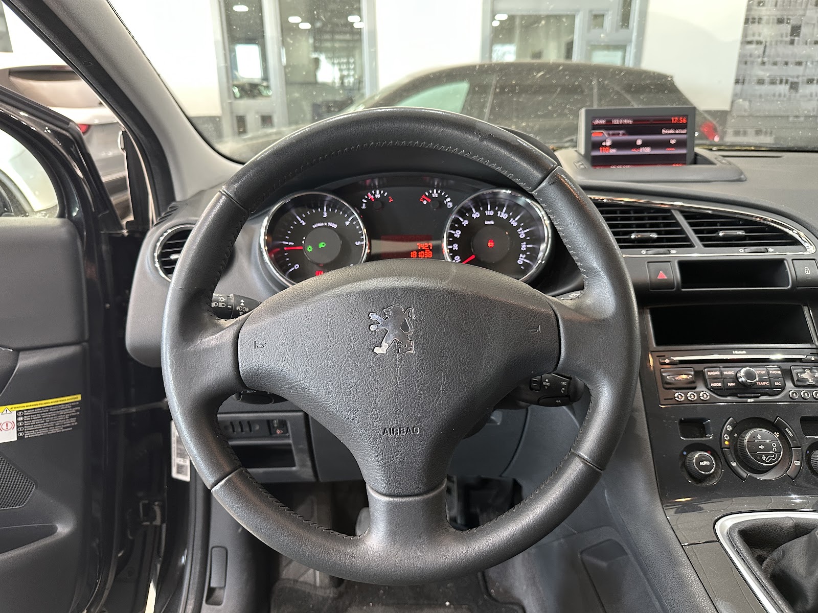 Foto 12 de PEUGEOT 3008 2010 en venta en CSV Motor VALDEFUENTES
