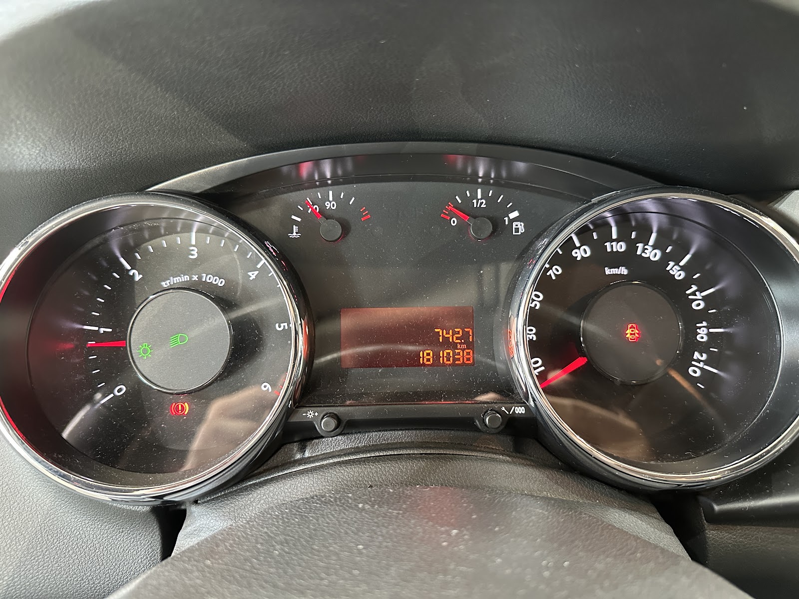 Foto 13 de PEUGEOT 3008 2010 en venta en CSV Motor VALDEFUENTES
