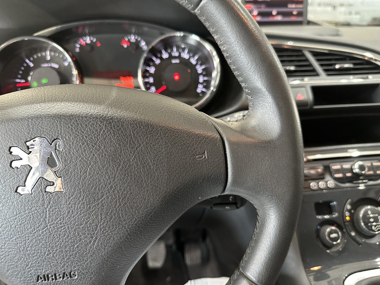 Foto 14 de PEUGEOT 3008 2010 en venta en CSV Motor VALDEFUENTES