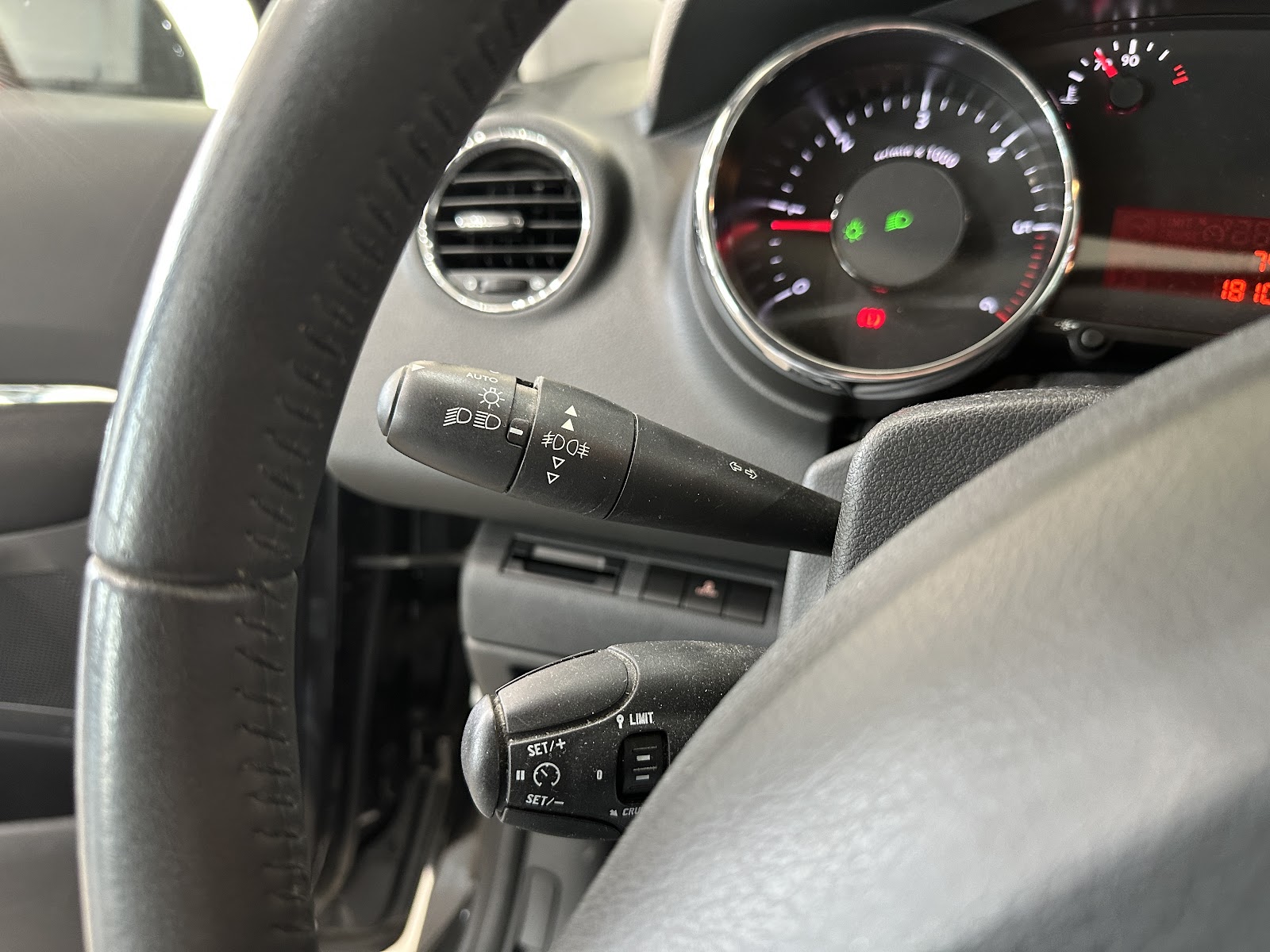 Foto 16 de PEUGEOT 3008 2010 en venta en CSV Motor VALDEFUENTES