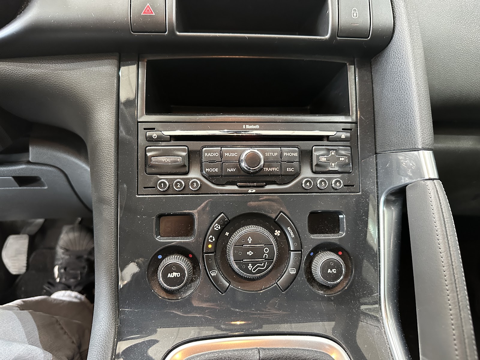 Foto 20 de PEUGEOT 3008 2010 en venta en CSV Motor VALDEFUENTES