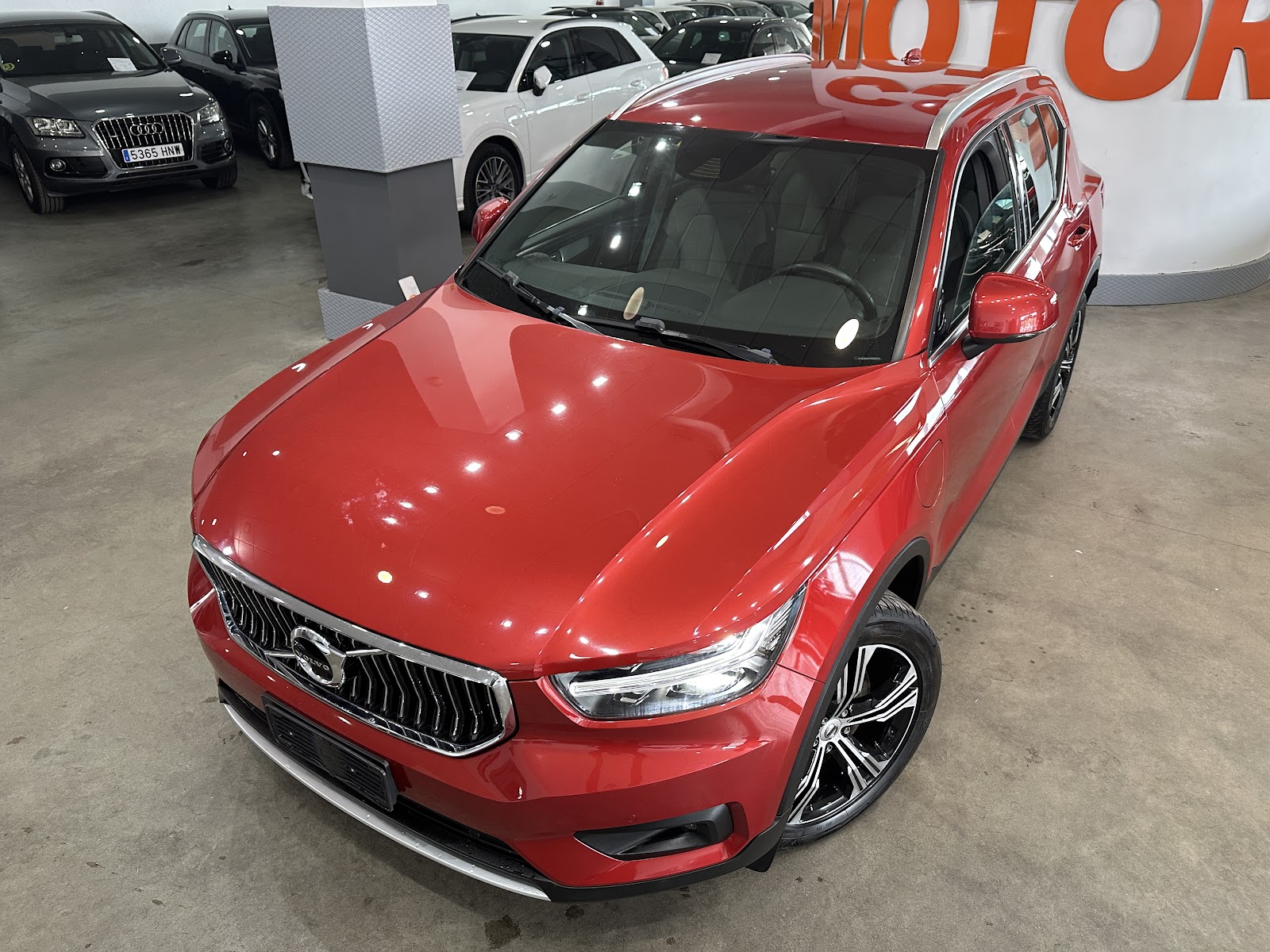 Foto 7 de Volvo Xc40 2021 en venta en CSV Motor VALENCIA · color Rojo Metalizado