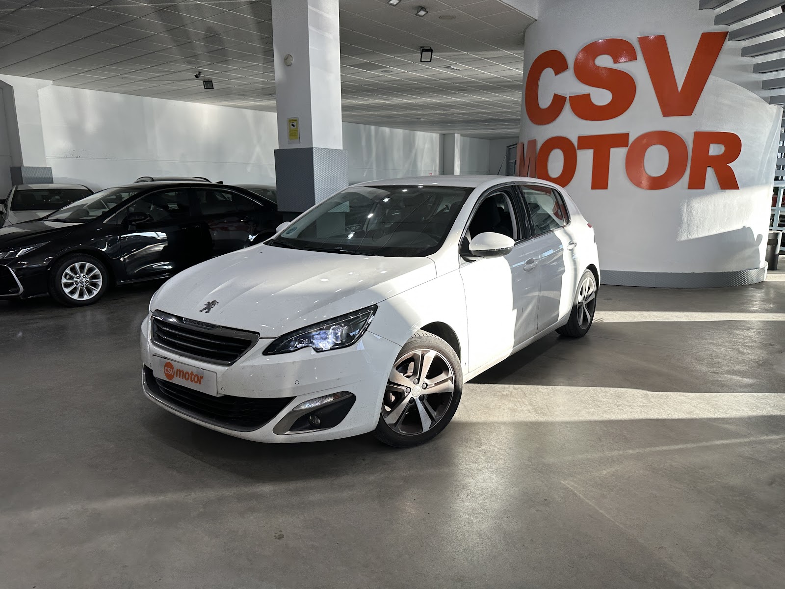Foto 2 de PEUGEOT 308 2017 en venta en CSV Motor VALDEFUENTES