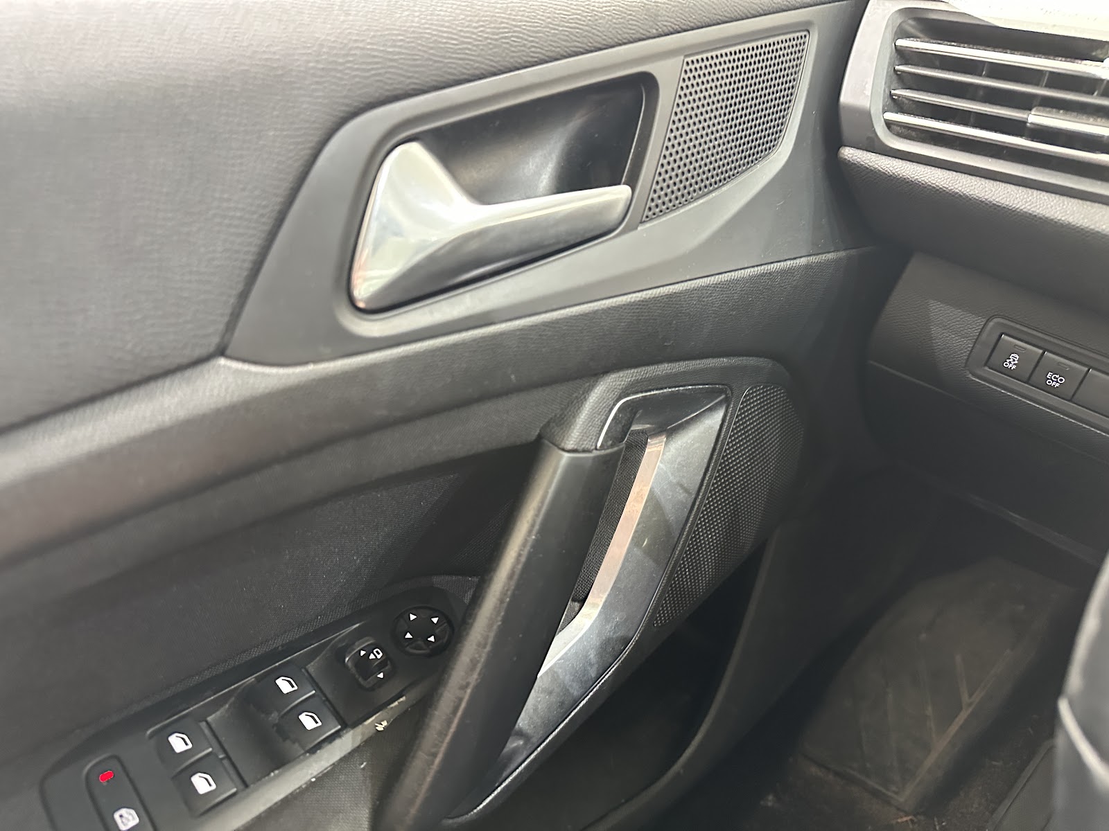 Foto 18 de PEUGEOT 308 2017 en venta en CSV Motor VALDEFUENTES
