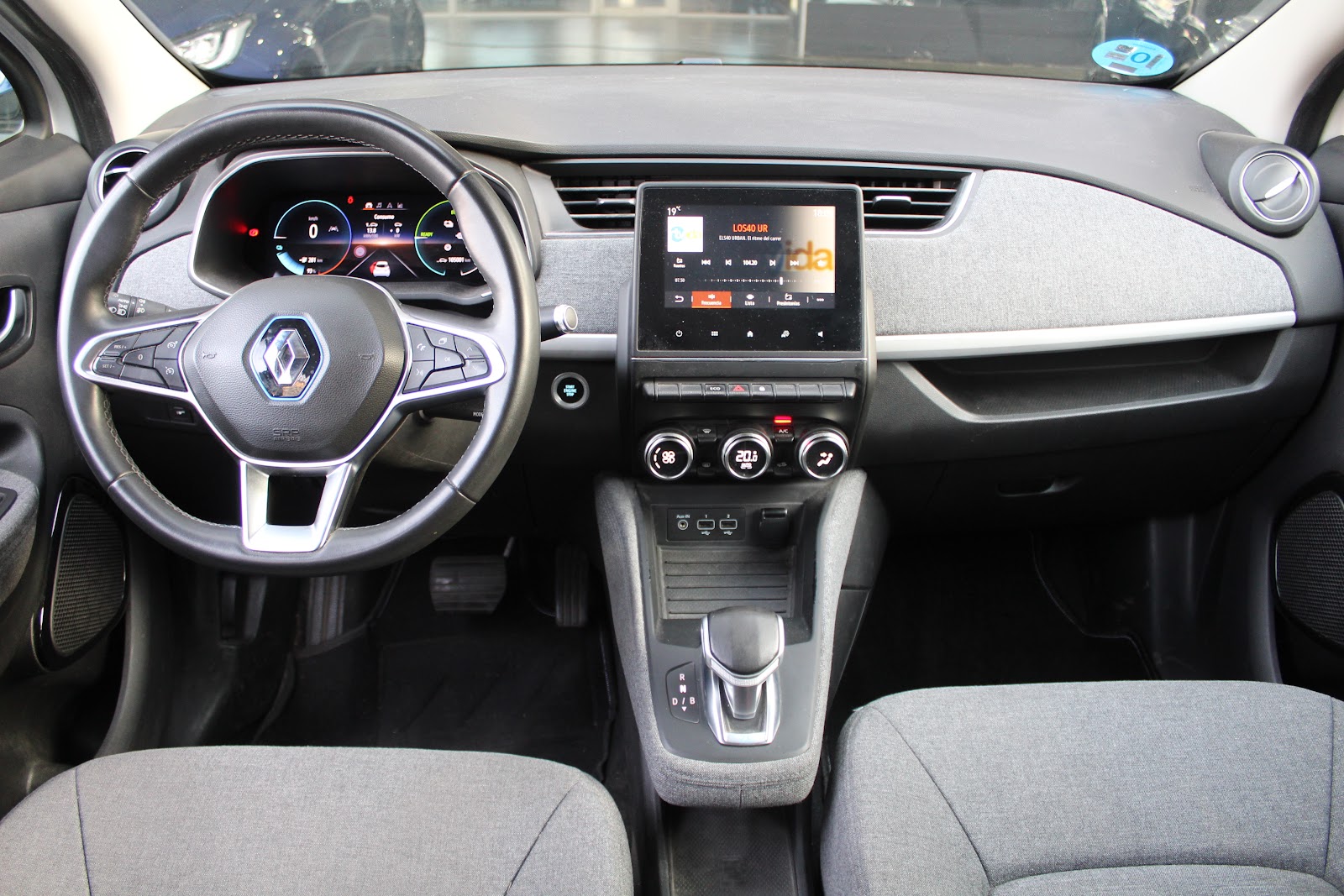 Foto 10 de RENAULT ZOE 2020 en venta en CSV Motor VALDEFUENTES