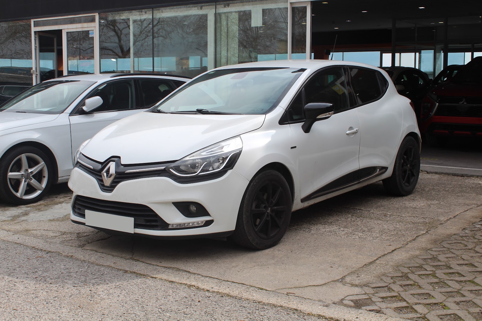 Foto 2 de RENAULT CLIO 2018 en venta en CSV Motor VALDEFUENTES